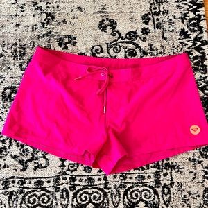 Roxy 2” sporty boardshorts!